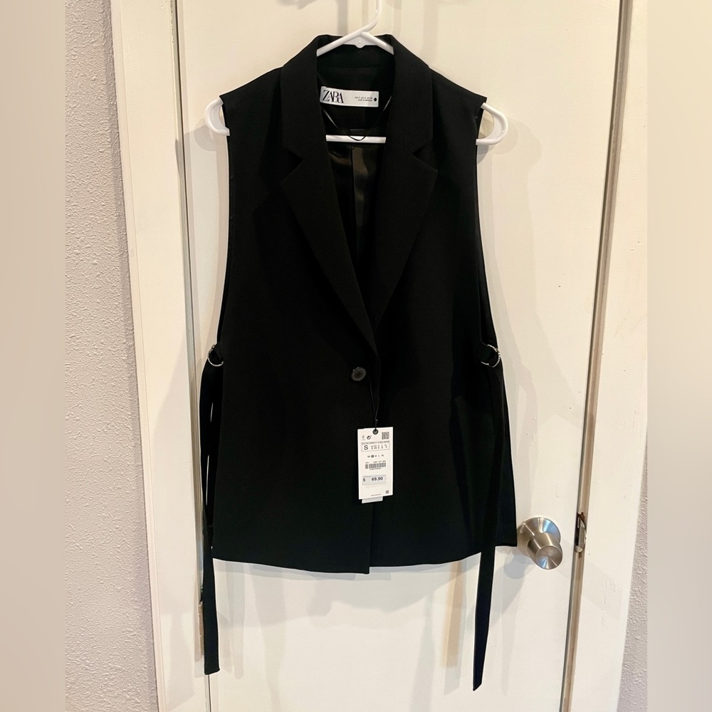 NWT Zara black vest!